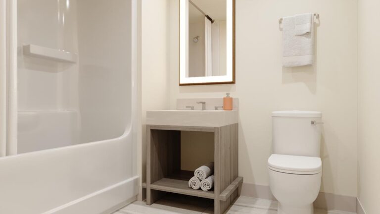 Oceanfront Three Bedroom - Bathroom
