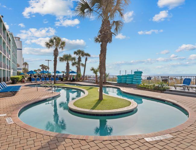 lazy river pool