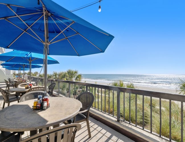 The Crows Nest Restaurant - Outdoor & Oceanfront Seating