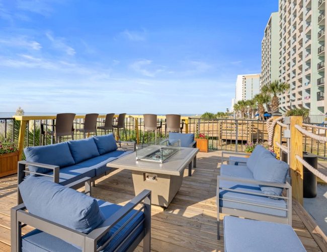 Tiki Hut & Fire Pit Lounge Area